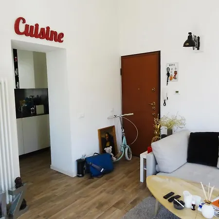 Contessa Reina Como